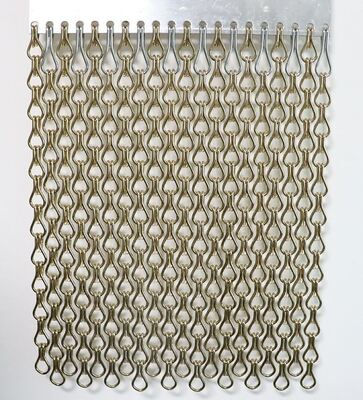 24 мм расстояние между цепями 1,2 мм диаметр проволоки Алюминиевый цепный летящий экран с 60% открытой площадью для промышленных применений