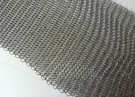 Цвет декоративных фасадов здания экрана занавеса сетки кольца Chainmail естественный